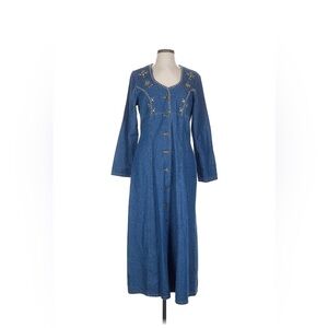 Vintage Women's blue Denim Button-Front Maxi Dress with Embroidered Detail L